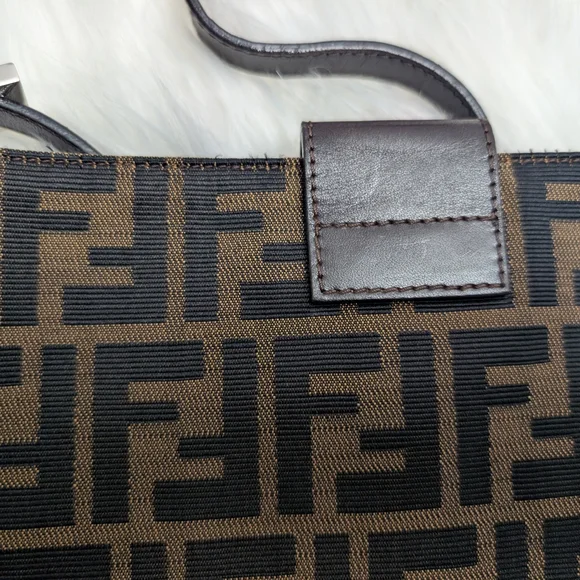 Fendi Brown FF Canvas Shoulder Bag - Picture 4 of 11